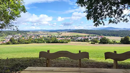 Travailler entre deux lacs et trois forêts (et parfois un parking)